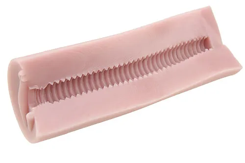 ホール ヒダ構造